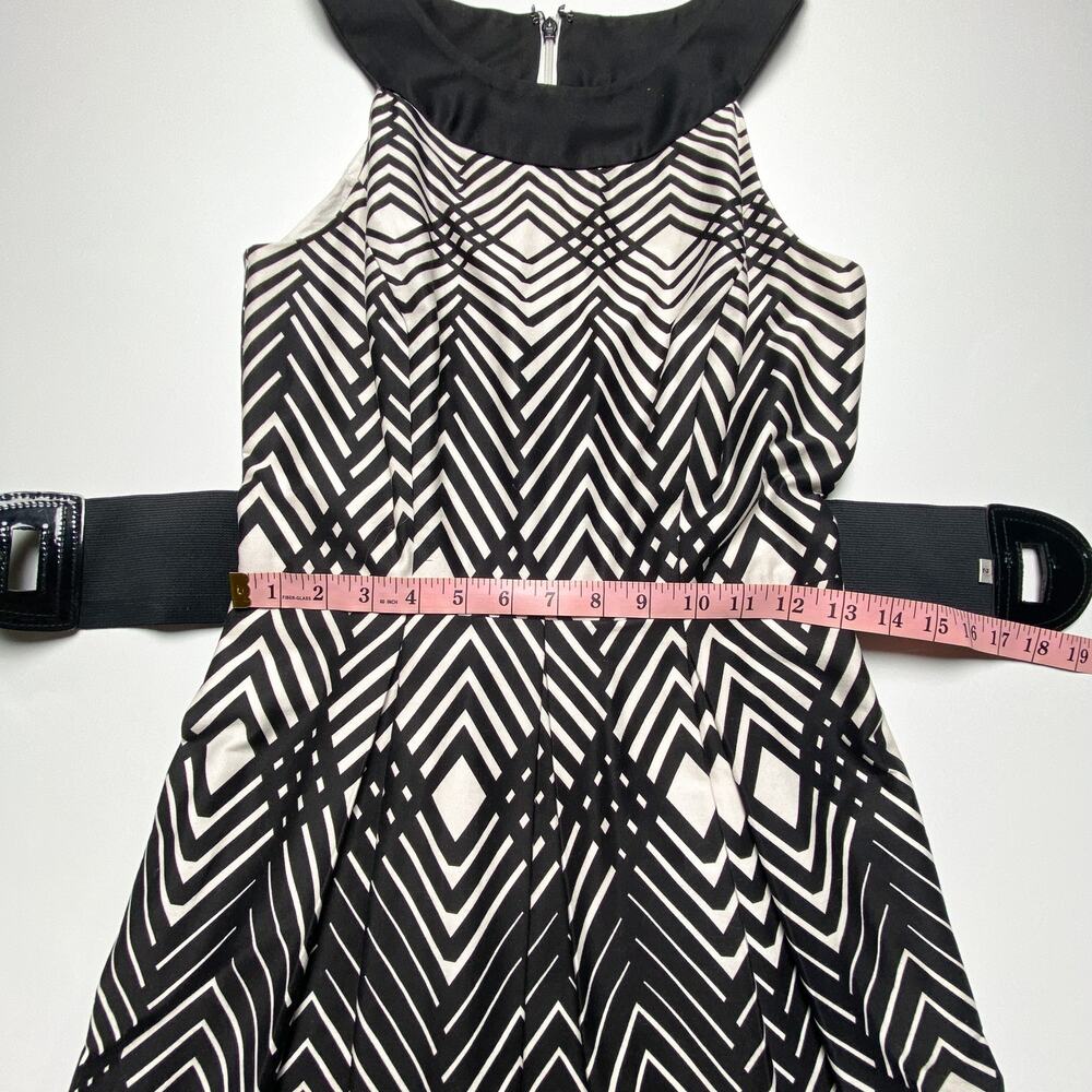 Women WHBM Fit and Flare Dress Size 2 Black White Geometric - Picture 7 of 13